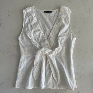 Mexx Slvless V Neck w Tie & Pleat Accents Linen Top White Sz 36 no fabric tag